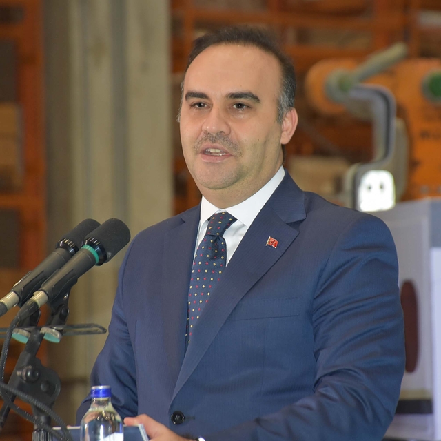 Bakan Kacır ve Bakan Bayraktar, İzmir'de tesis açılışına katıldı (2)