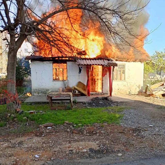 Antalya'da gecekondu yangını