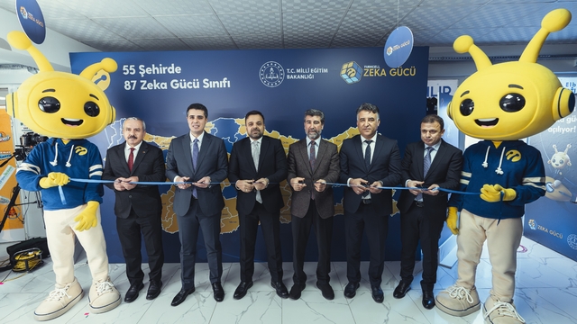 Turkcell Zeka Gücü Projesi'nin yeni sınıfı Elbistan'da açıldı