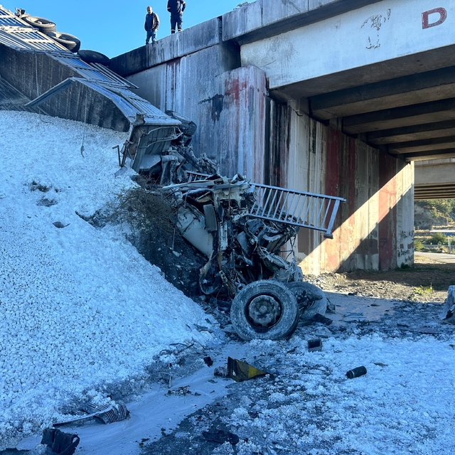 Hatay'da 4 aracın karıştığı kazada 1 kişi öldü, 2 kişi yaralandı