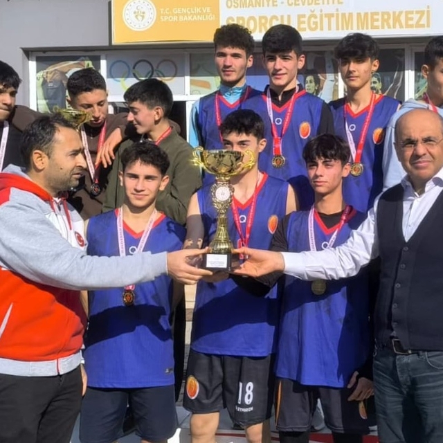 Osmaniye'de Okul Sporları Kros İl Birinciliği yarışları yapıldı