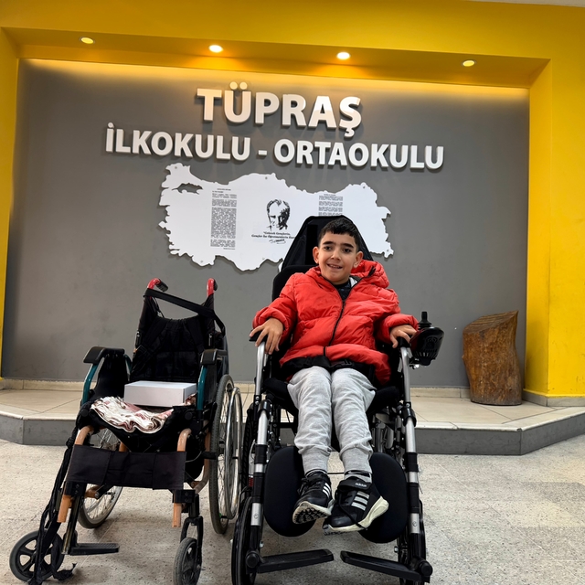 Öğretmeni sesini duydu; başlattığı kampanya ile 3 saatte akülü sandalye alı...