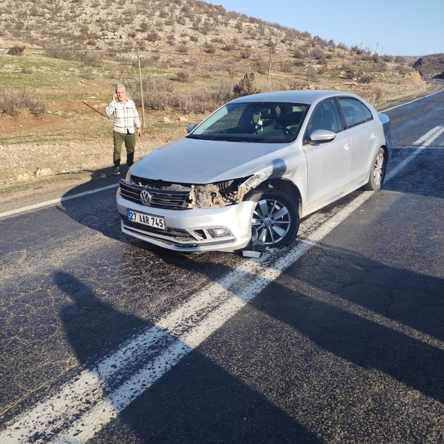 Mardin'de iki otomobilin çarpıştığı kazada 1 kişi yaralandı