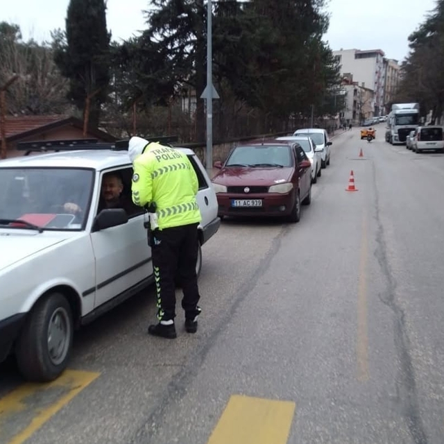 Bilecik'te dronla trafik denetiminde 777 araç sürücüsüne işlem yapıldı