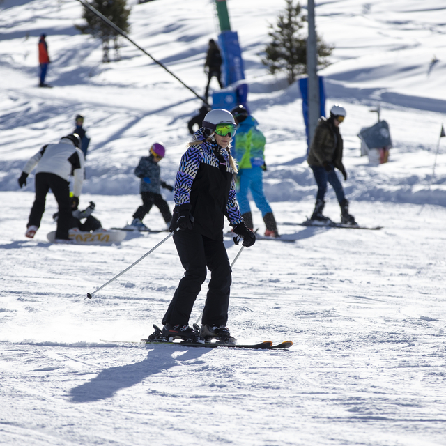 Kartalkaya yarıyıl tatilinin başlamasıyla kayakseverlerin ilgisiyle karşıla...