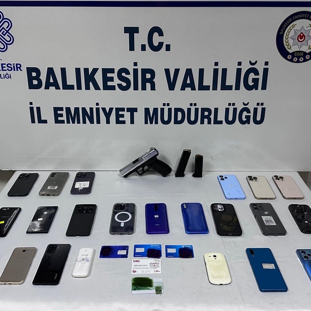 Balıkesir merkezli dolandırıcılık operasyonunda 13 şüpheli tutuklandı