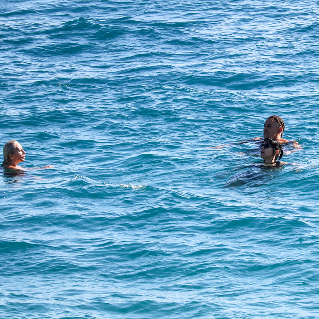 Antalya'da sömestir tatili yoğunluğu; Konyaaltı Sahili doldu