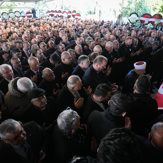 Eski milletvekili Yusuf Kırkpınar, İzmir'de son yolculuğuna uğurlandı