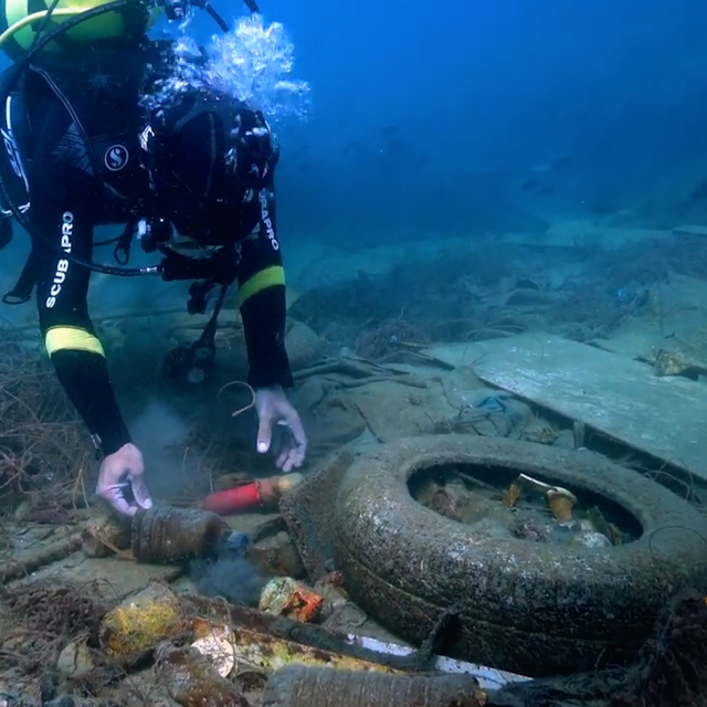 Denizlerden 5 yılda 245 bin ton çöp toplandı