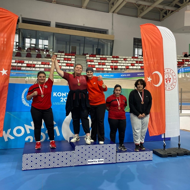 Konya'da 3 lise öğrencisi bilek güreşi müsabakalarında derece elde etti