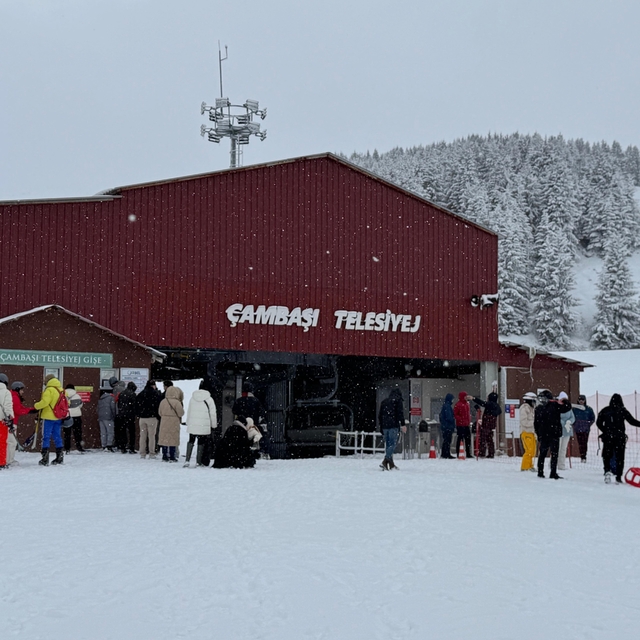 Denize en yakın kayak merkezinde 'sömestir tatili' yoğunluğu
