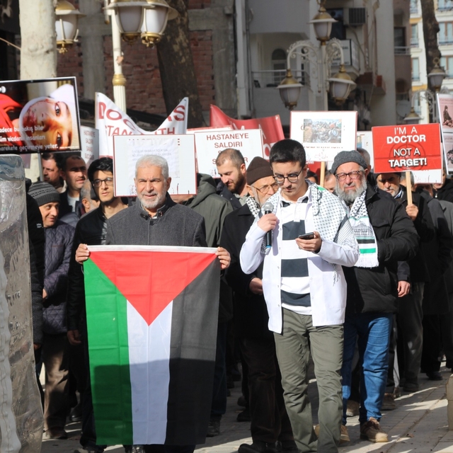Malatya'da sağlık çalışanları İsrail'in Gazze'ye yönelik saldırılarını prot...