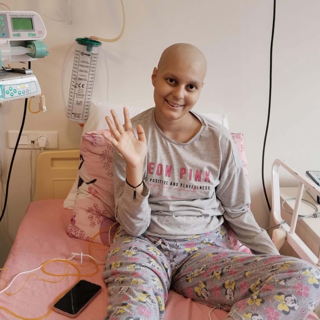 4 yıl önce ikizini kaybedip, ardından kansere yakalanan Sude'den acı haber