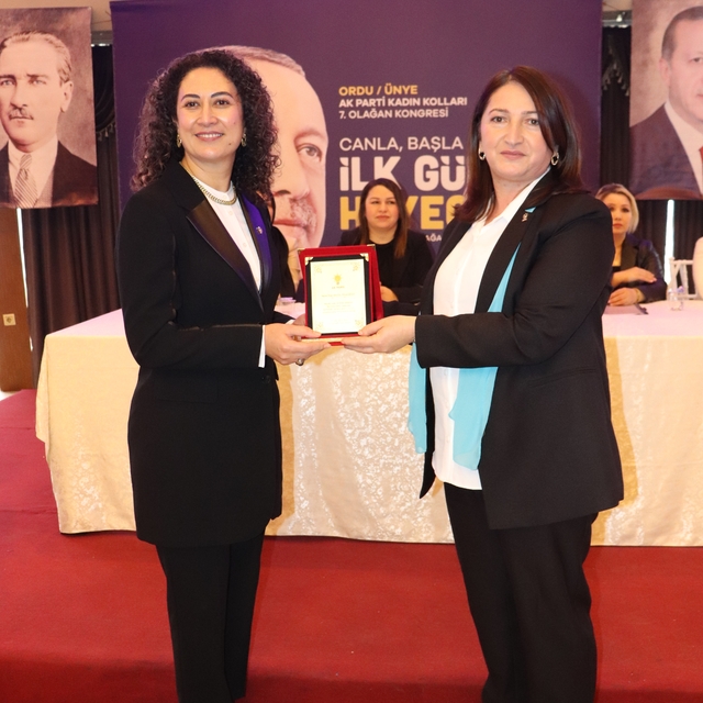 AK Parti Ünye Kadın Kolları Başkanlığına Yeliz Ürer Araz seçildi
