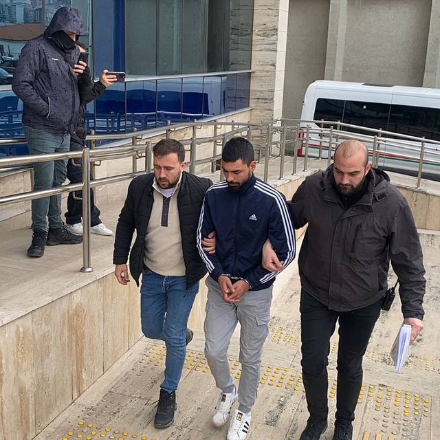 Zonguldak'ta baba kızın yaralanmasına neden olan ehliyetsiz ve alkollü sürü...