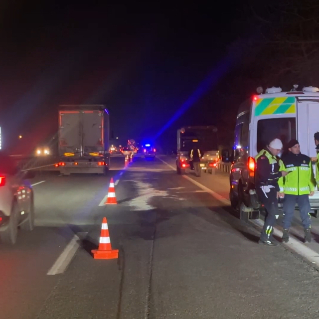 Anadolu Otoyolu'nun Sakarya kesiminde bir kişi ölü bulundu