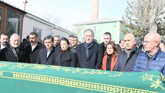 DEM Parti Eş Genel Başkanı Bakırhan'ın babasının cenazesi toprağa verildi