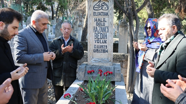 Sıra gecelerinin unutulmaz sesi Kazancı Bedih, mezarı başında anıldı