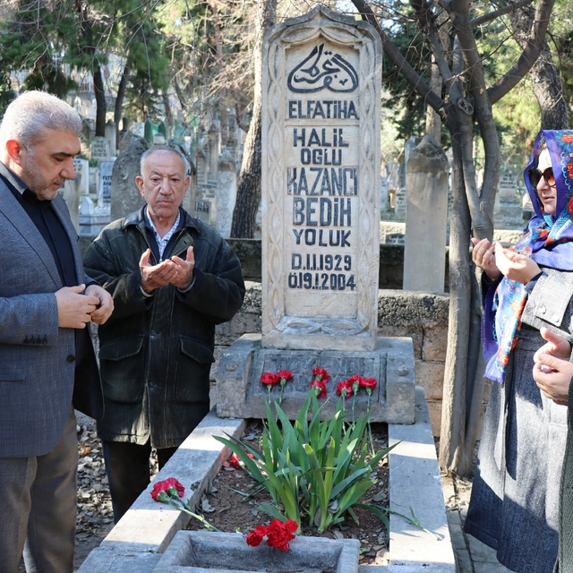 Sıra gecelerinin unutulmaz sesi Kazancı Bedih, mezarı başında anıldı
