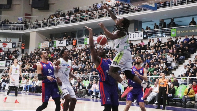 Merkezefendi Belediyesi Basket - Bahçeşehir Koleji: 72-78