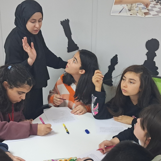 Ardanuç Gençlik Merkezi'nde öğrencilere yönelik eğitsel oyunlar düzenleniyo...