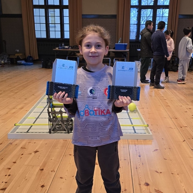 Bursalı öğrenci Berlin'de düzenlenen robotik kodlama yarışmasında çifte bir...