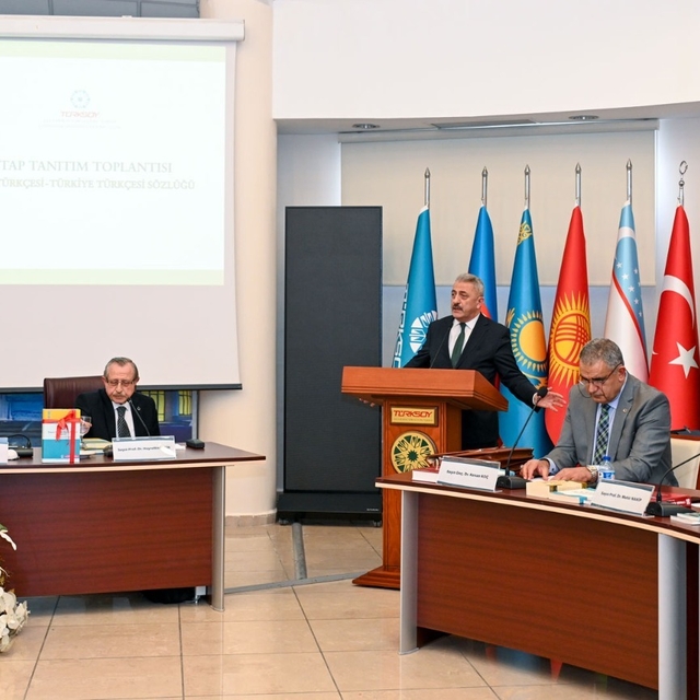 Uluslararası Türk Kültürü Teşkilatı'ndan Doç. Dr. Kenan Koç'a "Onur Madalya...