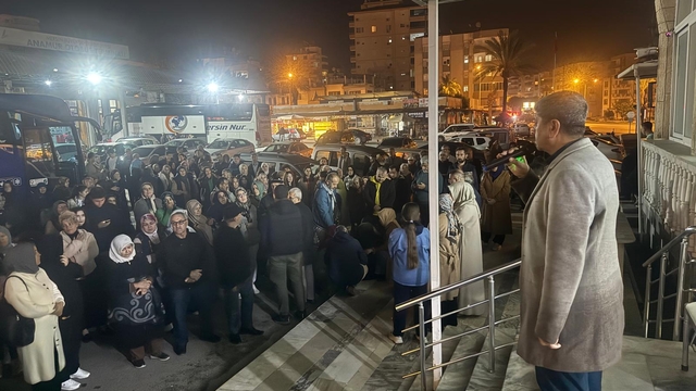 Anamur'da umre kafilesi dualarla uğurlandı