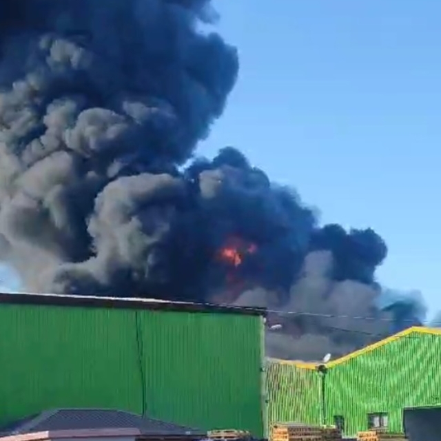 Adana'da geri dönüşüm tesisinde yangın