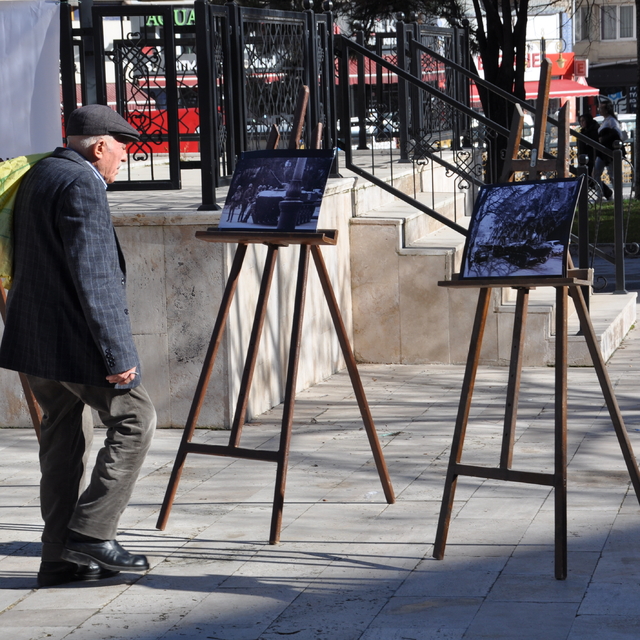 Kütahya'da "Kanlı Ocak Fotoğraf Sergisi" ziyarete açıldı