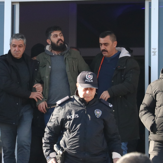 GÜNCELLEME - Kayseri'de 7 yaşındaki oğlunu silahla yaralayıp kendisini eve...