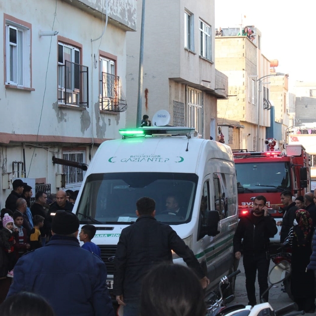 Gaziantep'te evde çıkan yangında 2 ve 4 yaşlarındaki kardeşler öldü