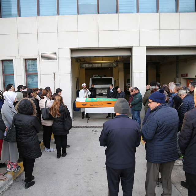 Edirne'de evinde ölü bulunan doktor için tören düzenlendi
