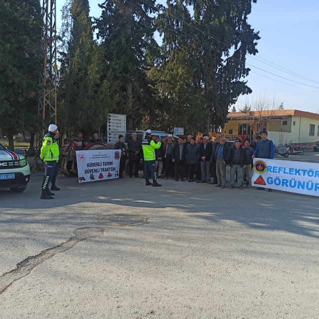 Gaziantep'te traktör sürücülerine güvenli tarım eğitimi
