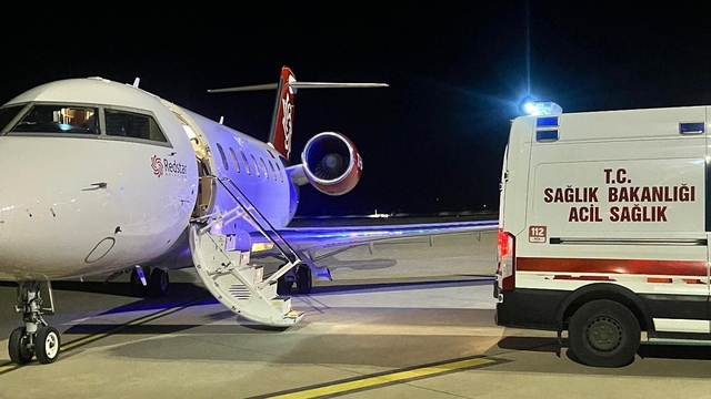 Şırnak'ta 2 bebek, ambulans uçak ile İstanbul'a sevk edildi