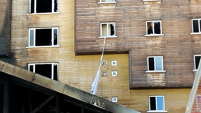 Bolu'da Kartalkaya Kayak Merkezi'nde otelde yangın: 10 ölü, 32 yaralı (11)