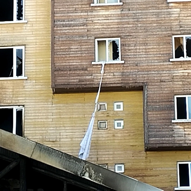 Bolu'da Kartalkaya Kayak Merkezi'nde otelde yangın: 10 ölü, 32 yaralı (11)