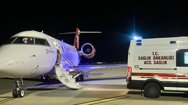 Şırnak'ta ambulans uçak solunum tedavisi gören 2 bebek için havalandı