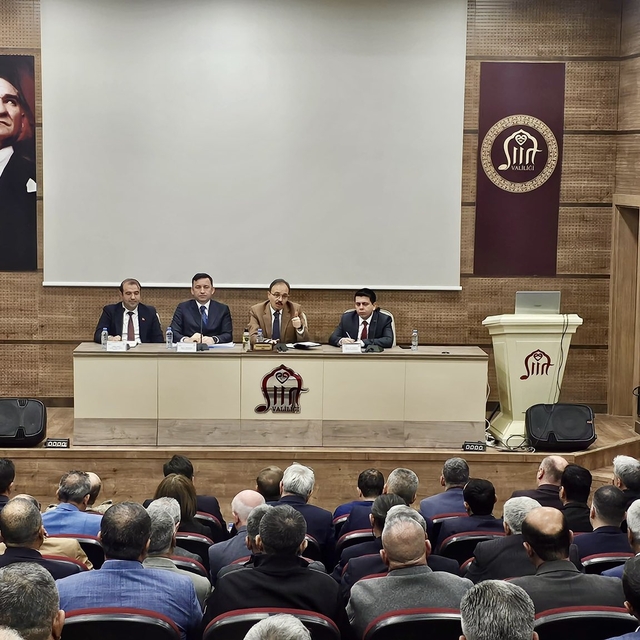 Siirt Valisi Kemal Kızılkaya, muhtarlarla bir araya geldi