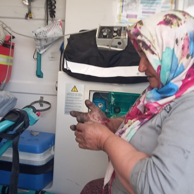 Tek katlı evde yangın; Ecrin öldü, 4'ü çocuk 5 kişi dumandan etkilendi