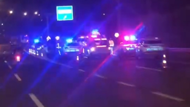 İzmir'de, otoyolda arızalanan otomobilini iterken arkadan gelen aracın çarpmasıyla öldü