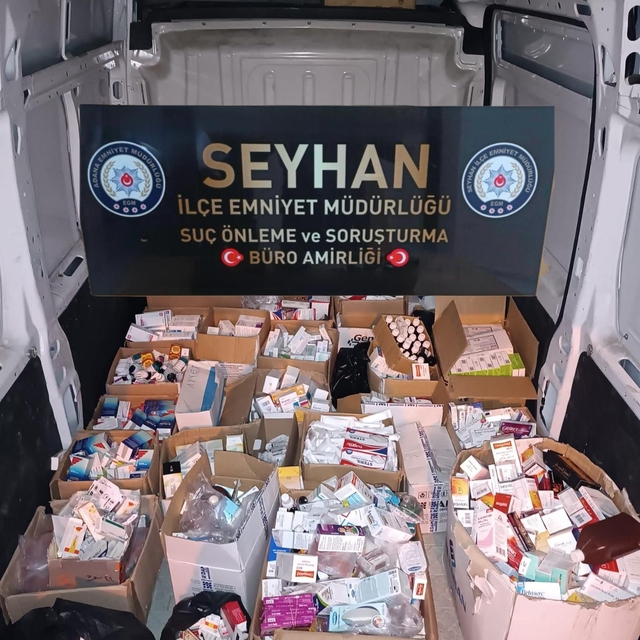 Adana'da 1314 kutu ilaç ve hap ele geçirildi