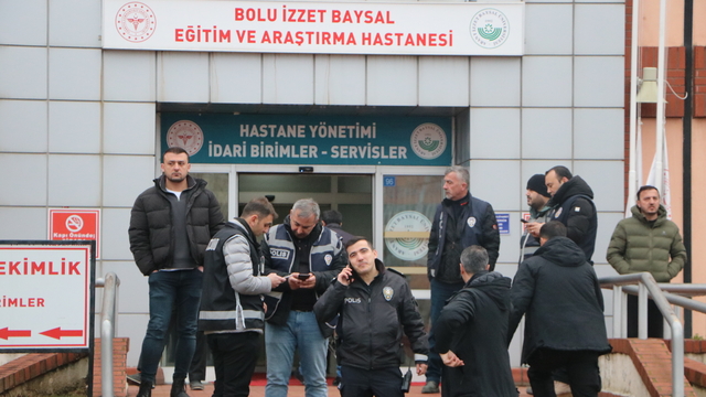 Kartalkaya'da 76 kişinin hayatını kaybettiği otelde AFAD arama yapıyor (3)