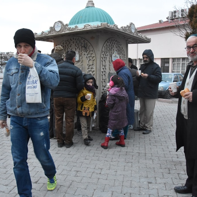 Kocasinan Belediyesi, "İkram Çeşmesi" projesiyle vatandaşlara sıcak çorba i...