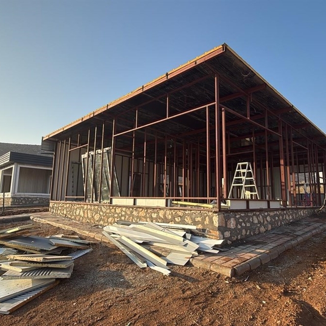 Batman'da hazine arazisine yapılan 8 villa yıkıldı