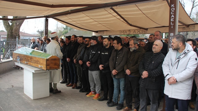 Kocaeli'de taksicinin bıçakla öldürülmesine ilişkin yakalanan zanlı tutuklandı