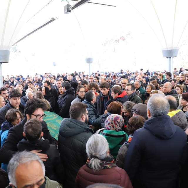 Bolu'da otel yangınında hayatını kaybeden gencin cenazesi Ankara'da defnedi...