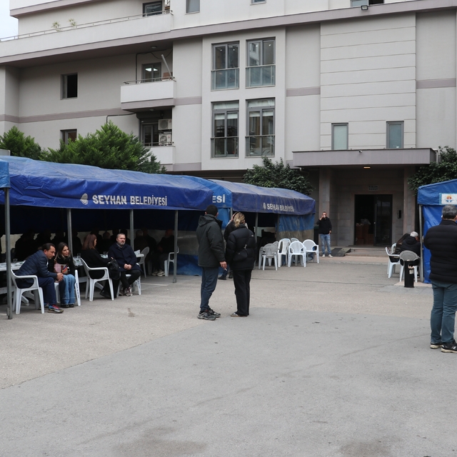 Kartalkaya'daki otel yangınında ölen ailenin Adana'daki yakınları üzüntü ya...