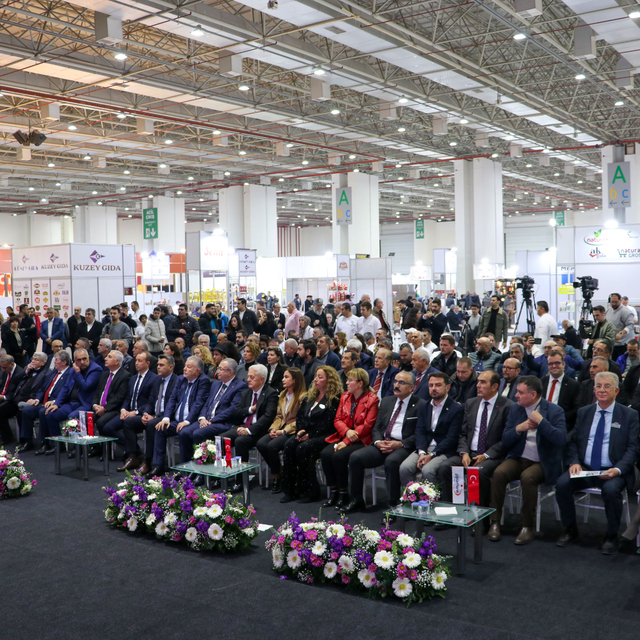 İzmir'de 3 fuarın açılışı yapıldı