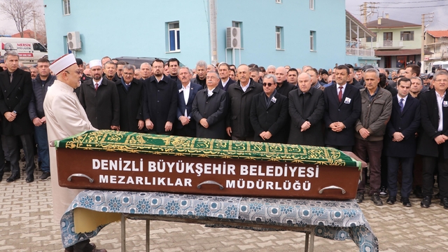 Türkiye'nin Birleşmiş Milletler Daimi Temsilcisi Yıldız'ın kazada ölen babası toprağa verildi